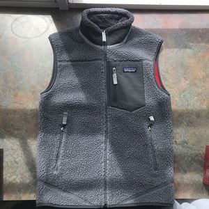 Gray Patagonia Men’s Classic Retro-X Fleece Vest